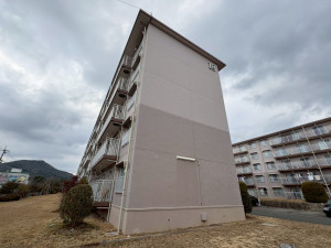 川西市清和台、マンションの外観画像です