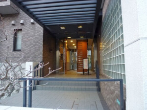 川西市寺畑、マンションの画像です