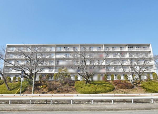 川西市清和台、マンションの外観画像です