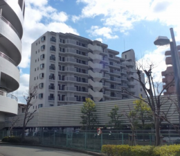 川西市東多田、マンションの外観画像です