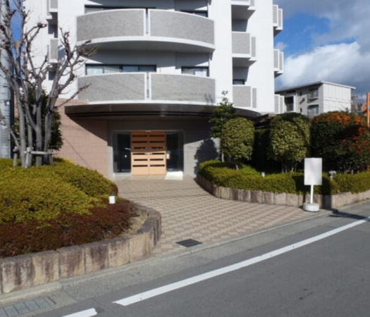 川西市東多田、マンションの外観画像です