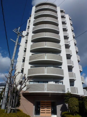 川西市東多田、マンションの外観画像です