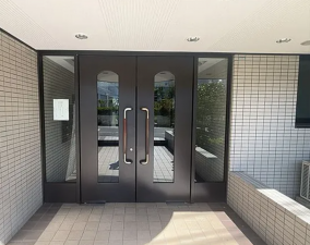 八王子市千人町、マンションのエントランス画像です
