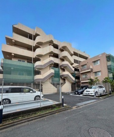 八王子市北野町、マンションの外観画像です