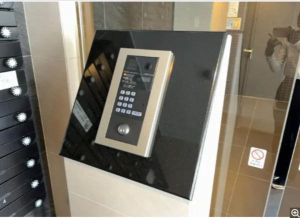 八王子市子安町、マンションのエントランス画像です