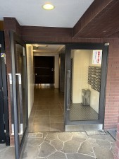 八王子市明神町、マンションのエントランス画像です