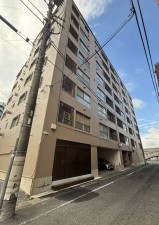 八王子市追分町、マンションの外観画像です