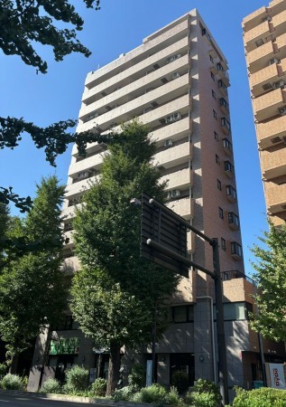 八王子市追分町、マンションの外観画像です