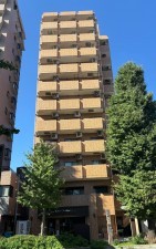 八王子市追分町、マンションの外観画像です