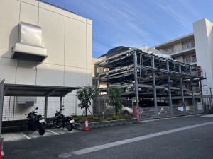 八王子市明神町、マンションの駐車場画像です