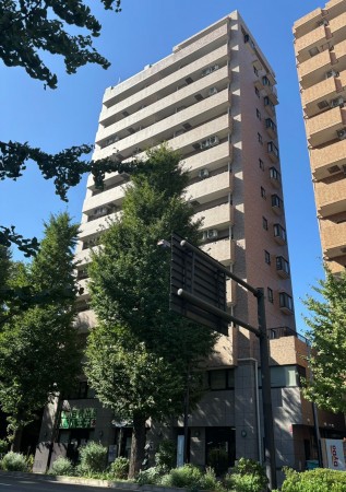 八王子市追分町、マンションの外観画像です