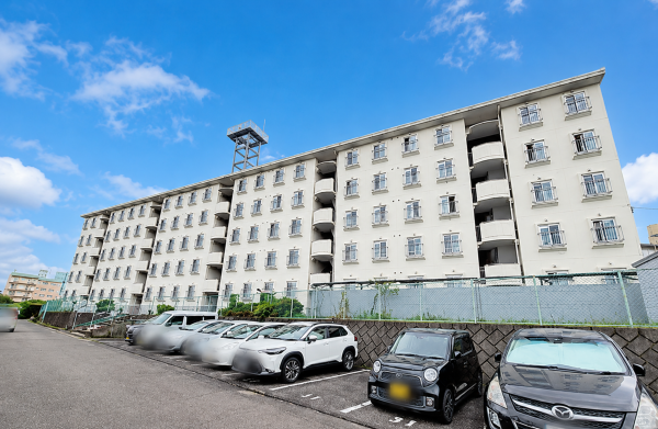 八王子市小比企町、マンションの画像です