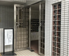 八王子市子安町、マンションのエントランス画像です