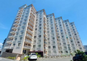 八王子市散田町、マンションの外観画像です