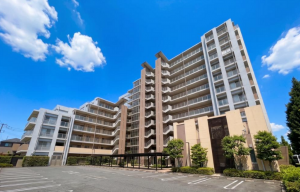 八王子市並木町、マンションの外観画像です