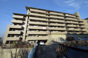 八王子市打越町、マンションの外観画像です