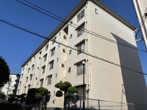 神戸市垂水区上高丸、マンションの外観画像です