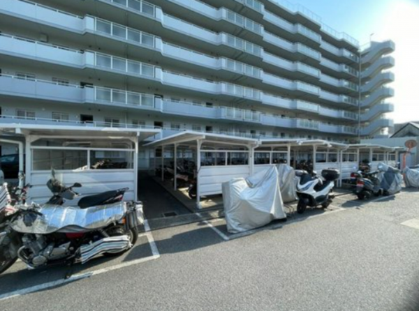 神戸市垂水区南多聞台、マンションの外観画像です