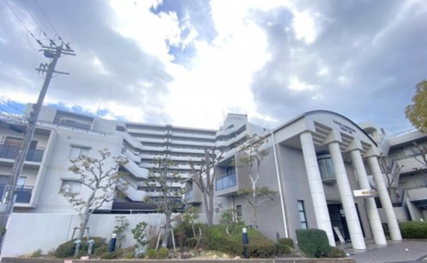 神戸市垂水区五色山、マンションの外観画像です