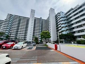 神戸市垂水区青山台、マンションの外観画像です
