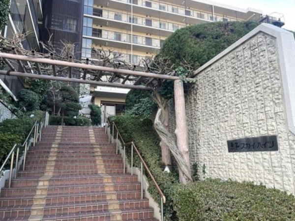 神戸市垂水区西舞子、マンションの外観画像です