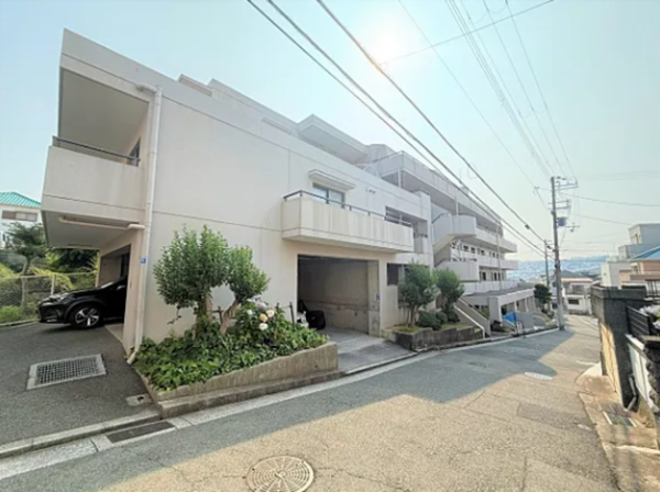 神戸市垂水区東垂水、マンションの外観画像です