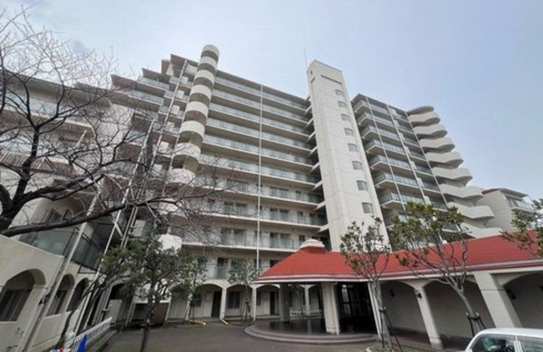 神戸市垂水区西舞子、マンションの外観画像です