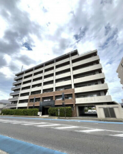 佐賀市兵庫北、中古マンションの外観画像です