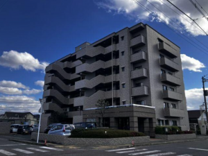 佐賀市神野西、中古マンションの外観画像です