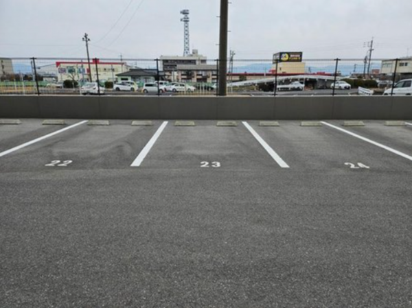 佐賀市新中町、中古マンションの駐車場画像です