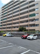 佐賀市神野東、中古マンションの駐車場画像です