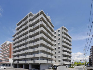 佐賀市鍋島、中古マンションの外観画像です