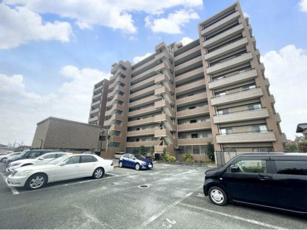 佐賀市開成、中古マンションの外観画像です