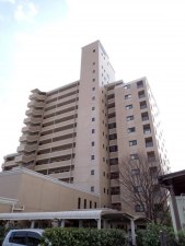 佐賀市兵庫北、中古マンションの外観画像です