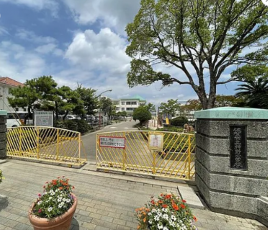 佐賀市神園、中古マンションの小学校画像です