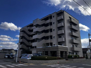 佐賀市神野西、中古マンションの外観画像です