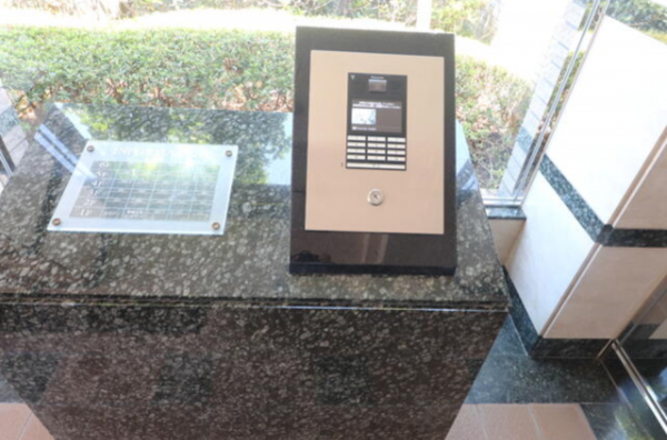 佐賀市神野西、中古マンションのエントランス画像です