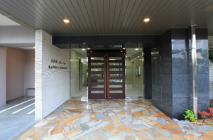 佐賀市開成、中古マンションのエントランス画像です