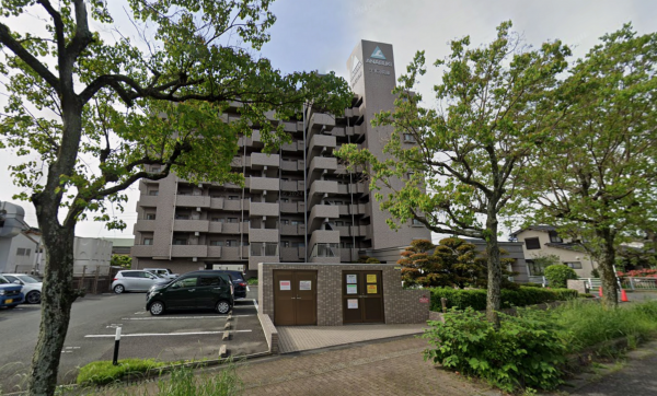 佐賀市兵庫南、中古マンションの外観画像です