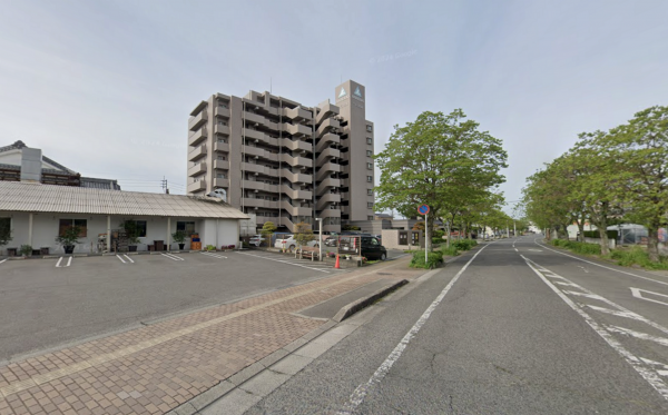 佐賀市兵庫南、中古マンションの外観画像です