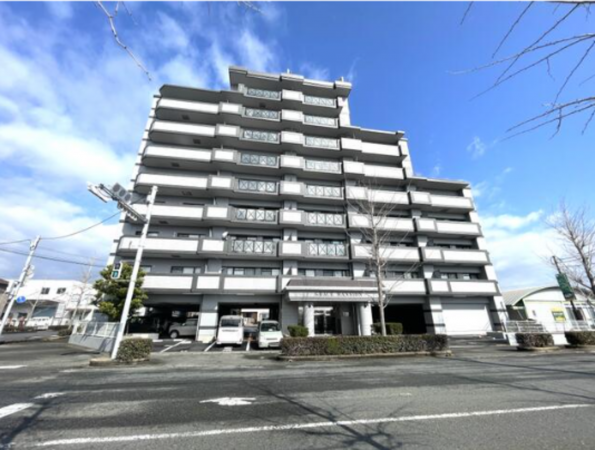 佐賀市鍋島、中古マンションの外観画像です