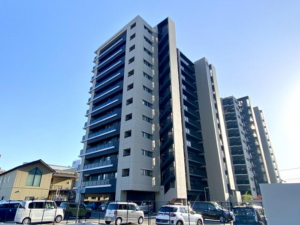 佐賀市高木瀬町、中古マンションの外観画像です