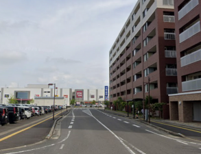 佐賀市兵庫北、中古マンションの前面道路を含む現地写真画像です