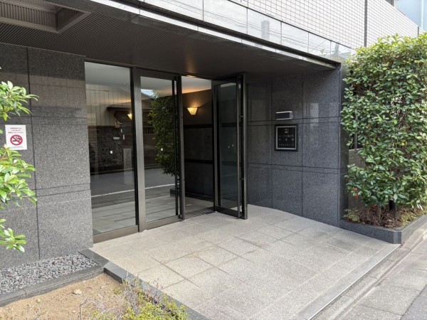 江東区毛利、マンションのエントランス画像です