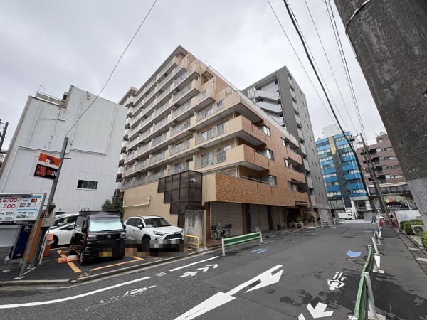 江東区亀戸、マンションの外観画像です