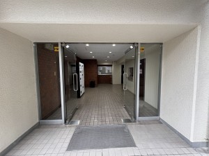 江東区亀戸、マンションのエントランス画像です
