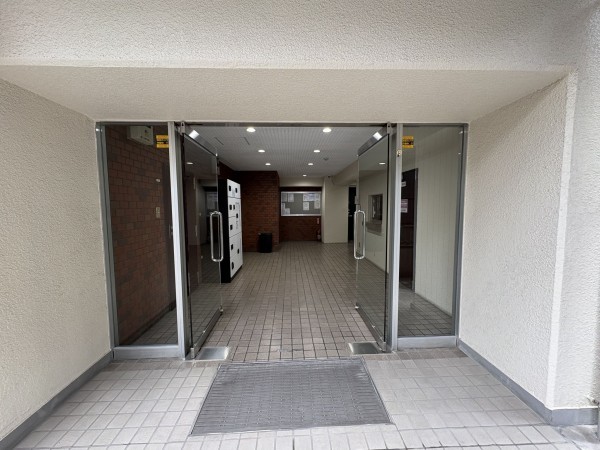 江東区亀戸、マンションのエントランス画像です