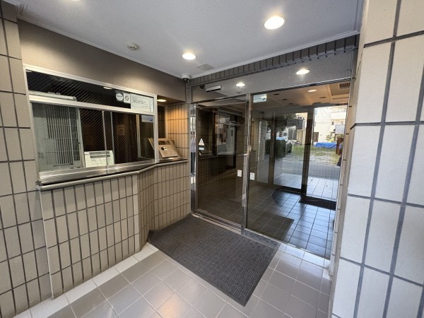江東区大島、マンションのエントランス画像です