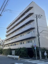 江東区海辺、マンションの外観画像です