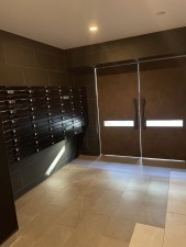 江東区海辺、マンションのエントランス画像です